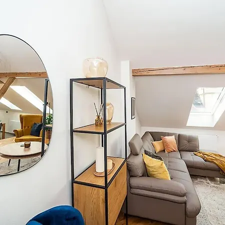 Luxurious 3 Bedroom In The Old Town Praha