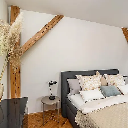 Luxurious 3 Bedroom In The Old Town *
