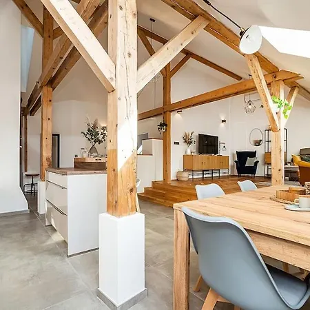 Apartmán Luxurious 3 Bedroom In The Old Town *