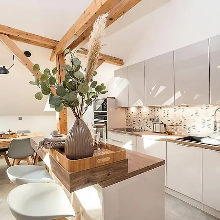 Apartmán Luxurious 3 Bedroom In The Old Town