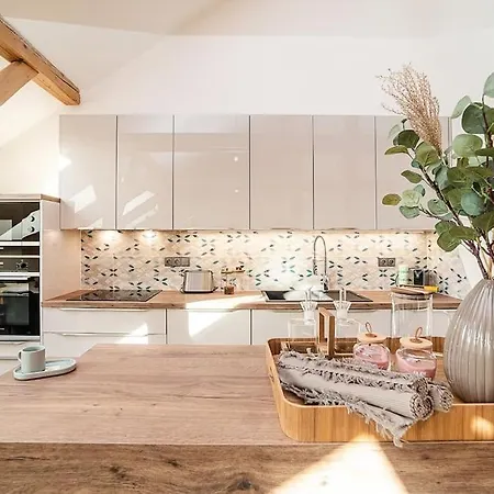 Luxurious 3 Bedroom In The Old Town *