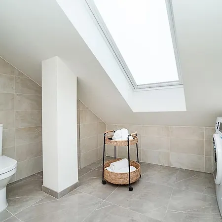 Apartmán Luxurious 3 Bedroom In The Old Town *