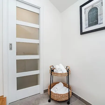 Apartmán Luxurious 3 Bedroom In The Old Town