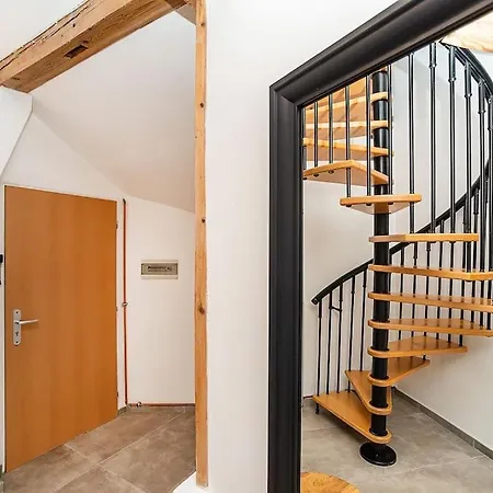 Luxurious 3 Bedroom In The Old Town Apartmán