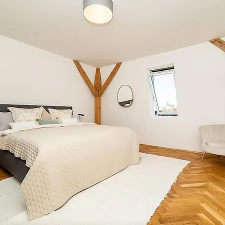 Apartmán Luxurious 3 Bedroom In The Old Town Praha