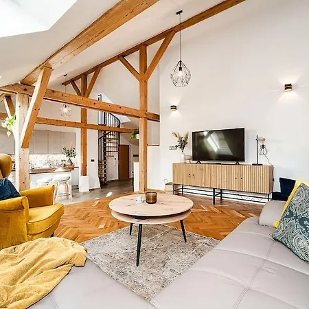 Apartmán Luxurious 3 Bedroom In The Old Town