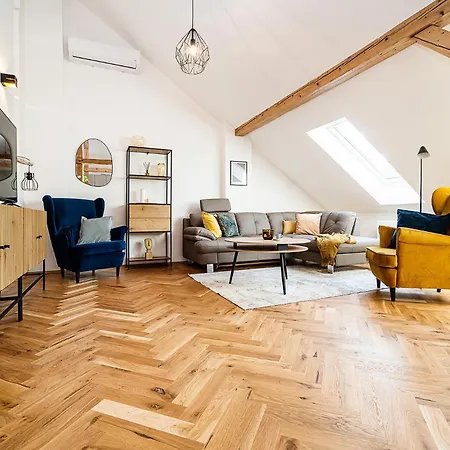 Luxurious 3 Bedroom In The Old Town * Prague