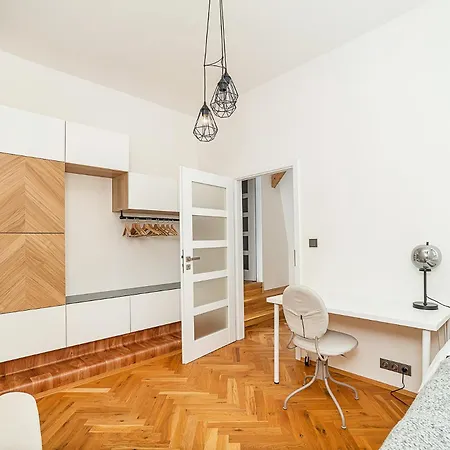 Luxurious 3 Bedroom In The Old Town *