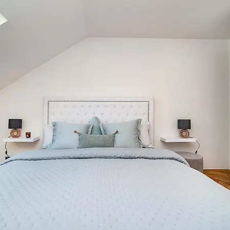 Luxurious 3 Bedroom In The Old Town