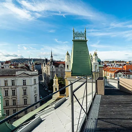 Luxurious 3 Bedroom In The Old Town Apartment *