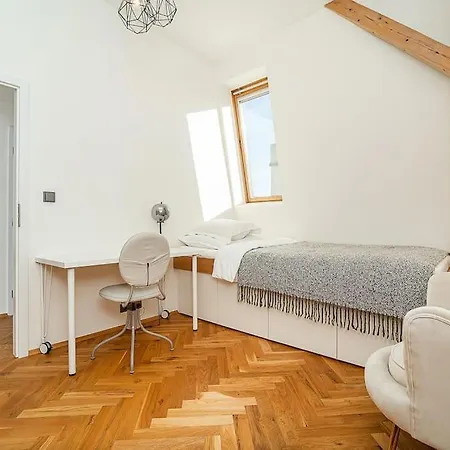Luxurious 3 Bedroom In The Old Town